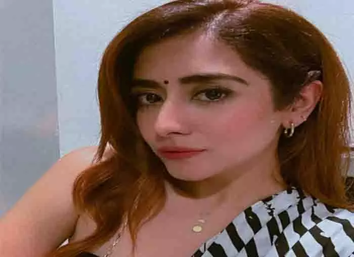 Jonita Gandhi ने लाइव ऑडियंस के सामने परफॉर्म करने के रोमांच के बारे में बताया Jonita Gandhi ने लाइव ऑडियंस के सामने परफॉर्म करने के रोमांच के बारे में बताया