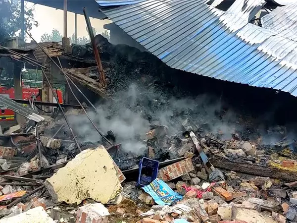 Haridwar पटाखा फैक्ट्री में लगी आग, शॉर्ट सर्किट की आशंका Haridwar पटाखा फैक्ट्री में लगी आग, शॉर्ट सर्किट की आशंका