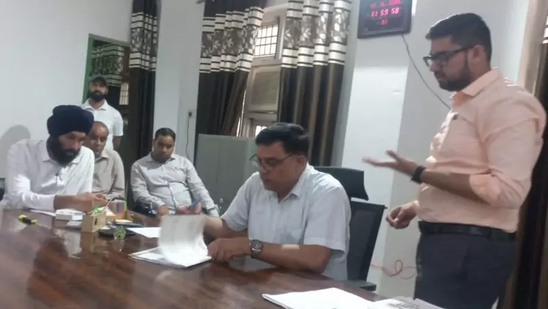 Haryana : कालांवाली नगर निगम चुनाव के लिए 71 उम्मीदवार मैदान में, नामांकन जांच पूरी Haryana : कालांवाली नगर निगम चुनाव के लिए 71 उम्मीदवार मैदान में, नामांकन जांच पूरी