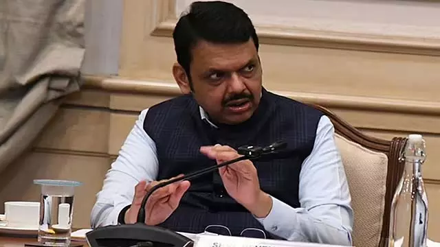 Maharashtra: स्कूलों में हिंदी को तीसरी भाषा के रूप में पढ़ाने का आदेश Maharashtra: स्कूलों में हिंदी को तीसरी भाषा के रूप में पढ़ाने का आदेश