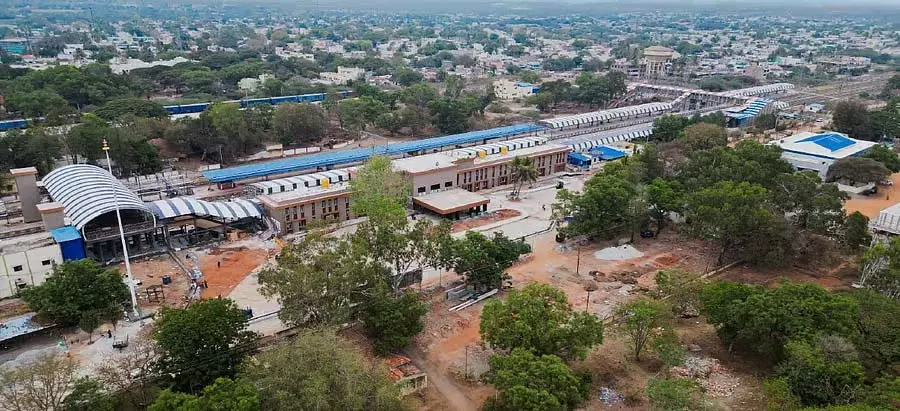 Karnataka : गडग जंक्शन को मिला नया रूप, उम्मीदें बढ़ीं Karnataka : गडग जंक्शन को मिला नया रूप, उम्मीदें बढ़ीं