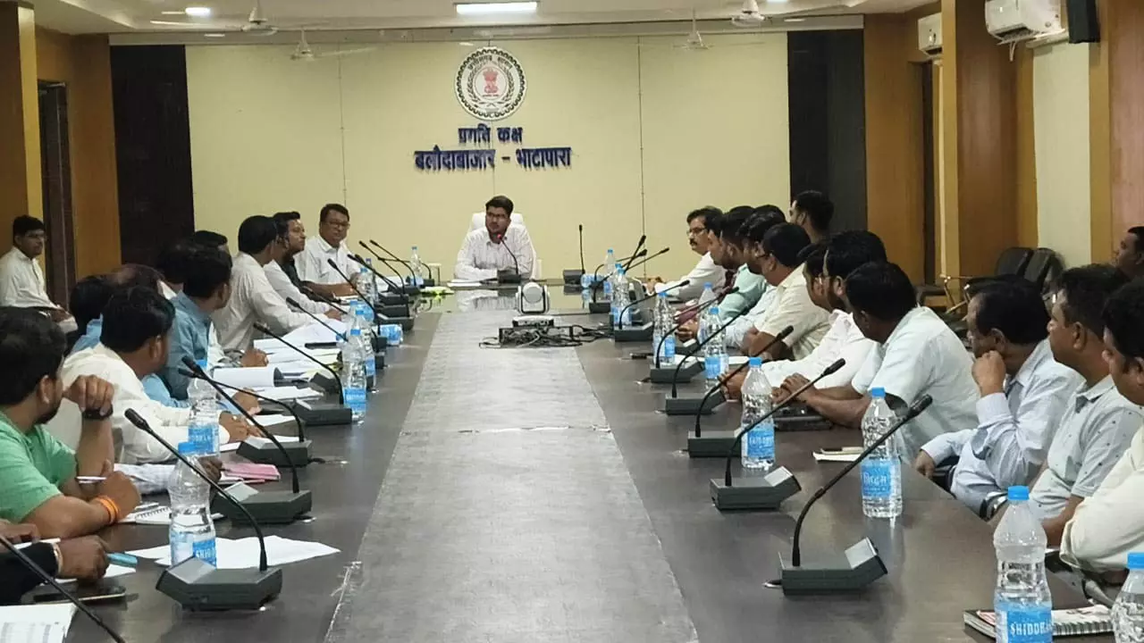 हर- घर जल पहुंचाने के कार्य में तेजी लाकर समय पर पूरा कराएं : कलेक्टर हर- घर जल पहुंचाने के कार्य में तेजी लाकर समय पर पूरा कराएं : कलेक्टर