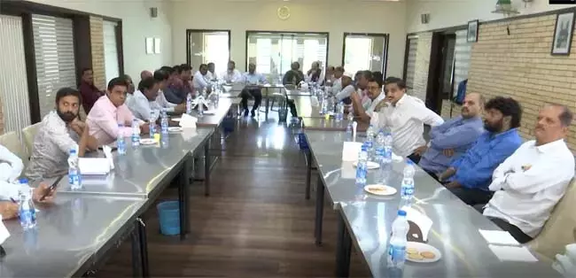 सरकार को फीस प्रतिपूर्ति बकाया जारी करना चाहिए: FATHI अध्यक्ष सरकार को फीस प्रतिपूर्ति बकाया जारी करना चाहिए: FATHI अध्यक्ष