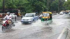 Jharkhand : मानसून की जोरदार दस्तक, अगले 3 दिन तक भारी बारिश का अनुमान Jharkhand : मानसून की जोरदार दस्तक, अगले 3 दिन तक भारी बारिश का अनुमान