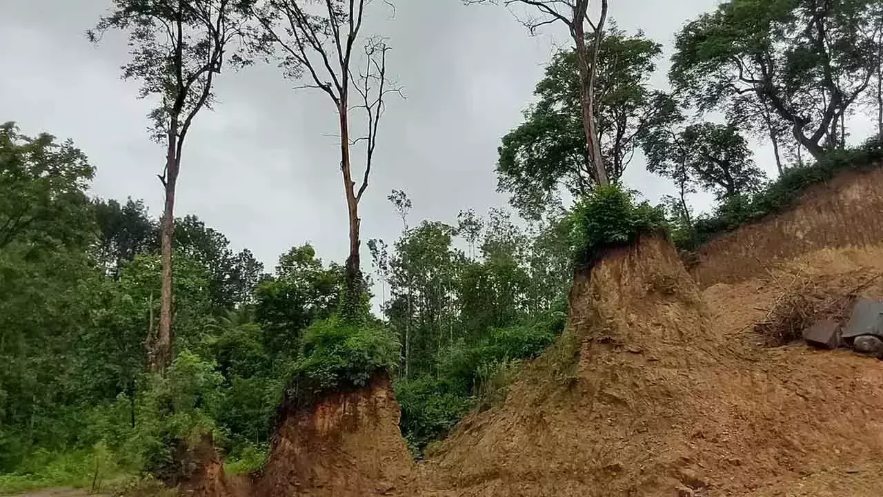 Karnataka: हरंगी बांध के पास अवैध खनन से खतरा Karnataka: हरंगी बांध के पास अवैध खनन से खतरा