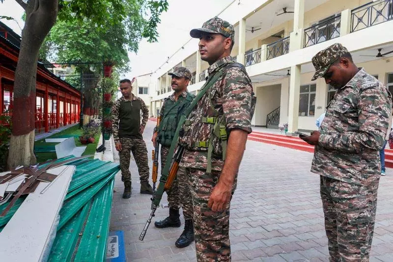 Jammu: अमरनाथ यात्रा मार्ग ‘नो फ्लाइंग जोन’ घोषित Jammu: अमरनाथ यात्रा मार्ग ‘नो फ्लाइंग जोन’ घोषित