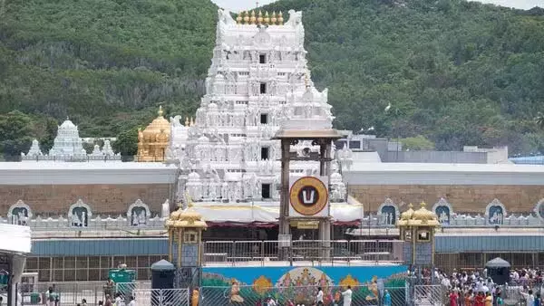 TTD ने रेनिगुंटा हवाई अड्डे का नाम बदलकर श्री वेंकटेश्वर अंतर्राष्ट्रीय हवाई अड्डा TTD ने रेनिगुंटा हवाई अड्डे का नाम बदलकर श्री वेंकटेश्वर अंतर्राष्ट्रीय हवाई अड्डा