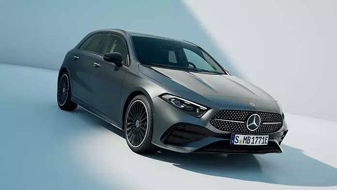 Mercedes कार खरीदने वालों के लिए झटका, कीमतें फिर से बढ़ने की तैयारी Mercedes कार खरीदने वालों के लिए झटका, कीमतें फिर से बढ़ने की तैयारी