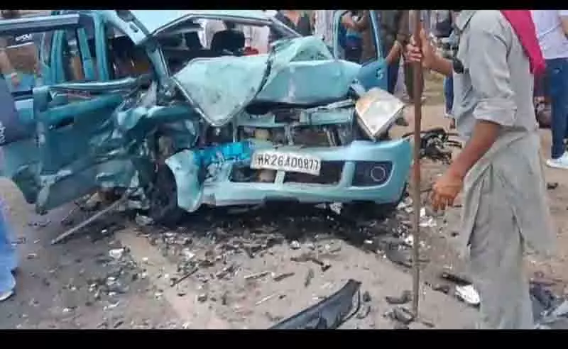 Ambala हाईवे पर कारों की टक्कर में दो लोगों की मौत Ambala हाईवे पर कारों की टक्कर में दो लोगों की मौत