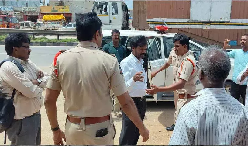 नागरिक अधिकार एसोसिएशन के प्रदेश अध्यक्ष गडवाल में गिरफ्तार नागरिक अधिकार एसोसिएशन के प्रदेश अध्यक्ष गडवाल में गिरफ्तार