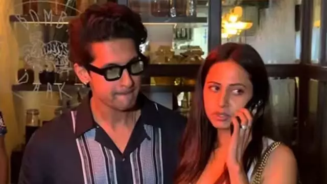 रवि दुबे और सरगुन मेहता की Love Story ने रचा रिश्तों की मिसाल रवि दुबे और सरगुन मेहता की Love Story ने रचा रिश्तों की मिसाल