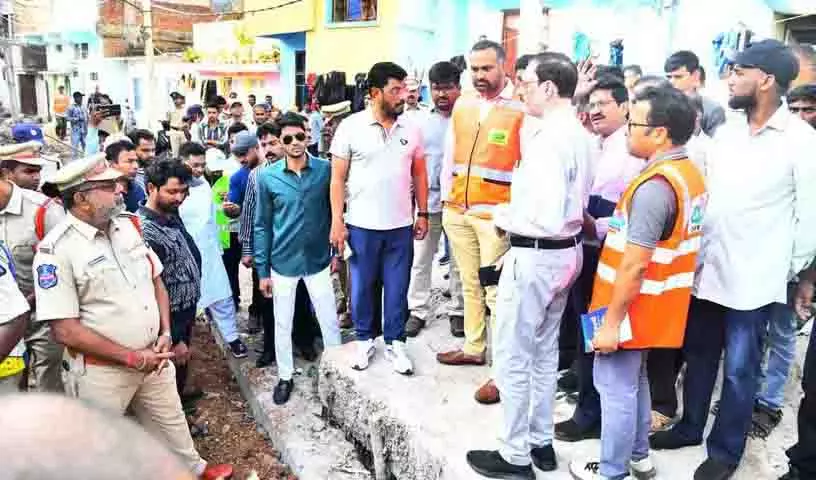 GHMC आयुक्त ने अधिकारियों को निचले इलाकों में बाढ़ रोकने के लिए कदम उठाने के निर्देश दिए GHMC आयुक्त ने अधिकारियों को निचले इलाकों में बाढ़ रोकने के लिए कदम उठाने के निर्देश दिए