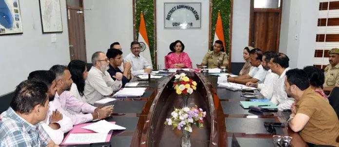 DC उधमपुर ने नशा विरोधी उपायों को मजबूत करने का आह्वान किया DC उधमपुर ने नशा विरोधी उपायों को मजबूत करने का आह्वान किया