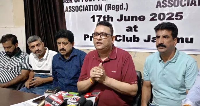 200 से अधिक चालू मुद्रण इकाइयां अस्तित्व के संकट का सामना कर रही हैं: JKPA 200 से अधिक चालू मुद्रण इकाइयां अस्तित्व के संकट का सामना कर रही हैं: JKPA