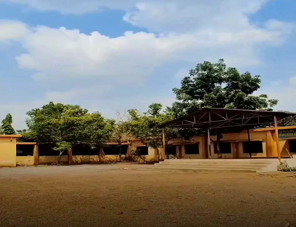 जिले के दो एकल शिक्षक वाले मिडिल स्कूलों में हुई शिक्षको की नई पदस्थापना जिले के दो एकल शिक्षक वाले मिडिल स्कूलों में हुई शिक्षको की नई पदस्थापना