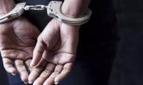 Jammu-Kashmir :  कार चेकिंग के दौरान पुलिस को मिला कुछ ऐसा, देखकर हर कोई रह गया हैरान