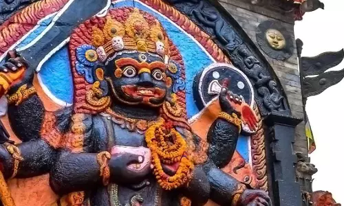Kalashtami: कालाष्टमी पर करें ये चमत्कारी टोटके, बुरे दिनों से बचाएंगे बाबा भैरव Kalashtami: कालाष्टमी पर करें ये चमत्कारी टोटके, बुरे दिनों से बचाएंगे बाबा भैरव