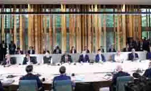 पीएम मोदी ने जी7 शिखर सम्मेलन के ऊर्जा सुरक्षा पर आउटरीच सत्र में हिस्सा लिया, रिन्यूएबल एनर्जी पर दिया जोर पीएम मोदी ने जी7 शिखर सम्मेलन के ऊर्जा सुरक्षा पर आउटरीच सत्र में हिस्सा लिया, रिन्यूएबल एनर्जी पर दिया जोर