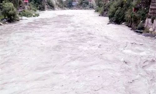 Shimla: सतलुज नदी का जलस्तर बढ़ा, लोगों से नदी से दूर रहने की अपील Shimla: सतलुज नदी का जलस्तर बढ़ा, लोगों से नदी से दूर रहने की अपील