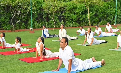 CM शर्मा ने अपने आवास पर योग किया, नागरिकों से इसे जीवन का अभिन्न अंग बनाने का आग्रह किया CM शर्मा ने अपने आवास पर योग किया, नागरिकों से इसे जीवन का अभिन्न अंग बनाने का आग्रह किया