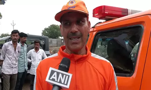 बोटाड में कार बह जाने से 9 लोग बह गए; 4 की मौत, लापता लोगों की तलाश जारी: NDRF
