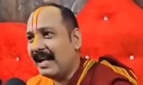 चित्रगुप्त को मुछंदर कहा, विरोध होने पर पंडित प्रदीप मिश्रा ने मांगी माफ़ी