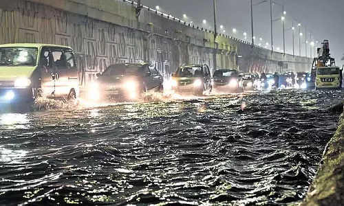 Delhi में भारी बारिश, आईएमडी ने अलर्ट जारी किया