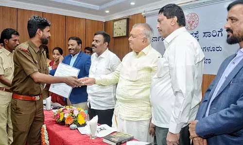 KSRTC स्टाफ भर्ती 8 साल बाद फिर से शुरू: 2,000 उम्मीदवारों को नियुक्ति आदेश पत्र जारी किए KSRTC स्टाफ भर्ती 8 साल बाद फिर से शुरू: 2,000 उम्मीदवारों को नियुक्ति आदेश पत्र जारी किए