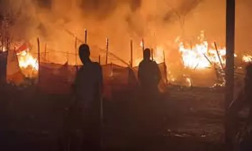 Kanpur: झुग्गी-बस्ती में भीषण आग, 50 से ज्यादा झोपड़ियां खाक Kanpur: झुग्गी-बस्ती में भीषण आग, 50 से ज्यादा झोपड़ियां खाक