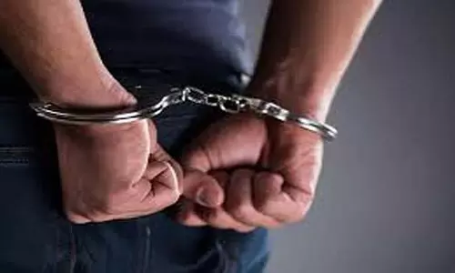 Bengaluru : लिव-इन पार्टनर को निजी वीडियो दिखाकर ब्लैकमेल करने के आरोप में विवाहित व्यक्ति गिरफ्तार