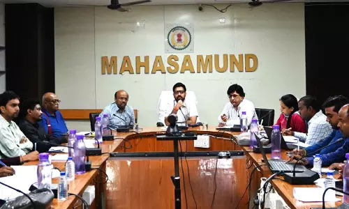 महासमुंद कलेक्टर ने ली स्वास्थ्य विभाग की समीक्षा बैठक महासमुंद कलेक्टर ने ली स्वास्थ्य विभाग की समीक्षा बैठक
