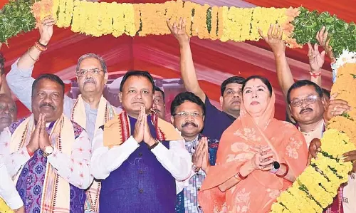 CM मोहन चरण माझी ने ओडिशा के किसानों को सशक्त बनाने की प्रतिबद्धता जताई CM मोहन चरण माझी ने ओडिशा के किसानों को सशक्त बनाने की प्रतिबद्धता जताई