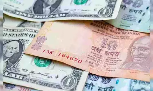 शुरुआती कारोबार में US डॉलर के मुकाबले रुपया सीमित दायरे में कारोबार कर रहा
