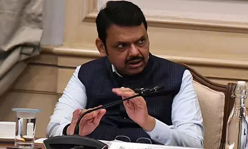 Maharashtra: स्कूलों में हिंदी को तीसरी भाषा के रूप में पढ़ाने का आदेश Maharashtra: स्कूलों में हिंदी को तीसरी भाषा के रूप में पढ़ाने का आदेश