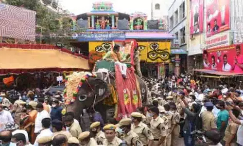 हैदराबाद में बोनालु और मोहर्रम के जुलूसों की शोभा बढ़ाएगा AP का हाथी हैदराबाद में बोनालु और मोहर्रम के जुलूसों की शोभा बढ़ाएगा AP का हाथी