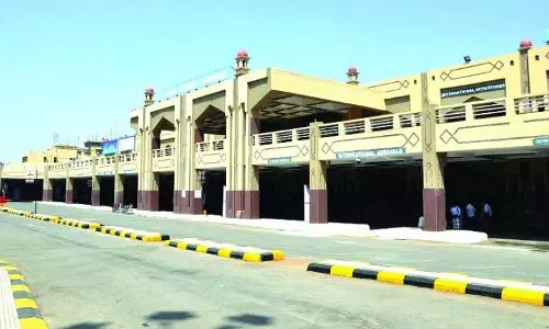 Telangana: बेगमपेट एयरपोर्ट पर बम विस्फोट की धमकी का कॉल आया