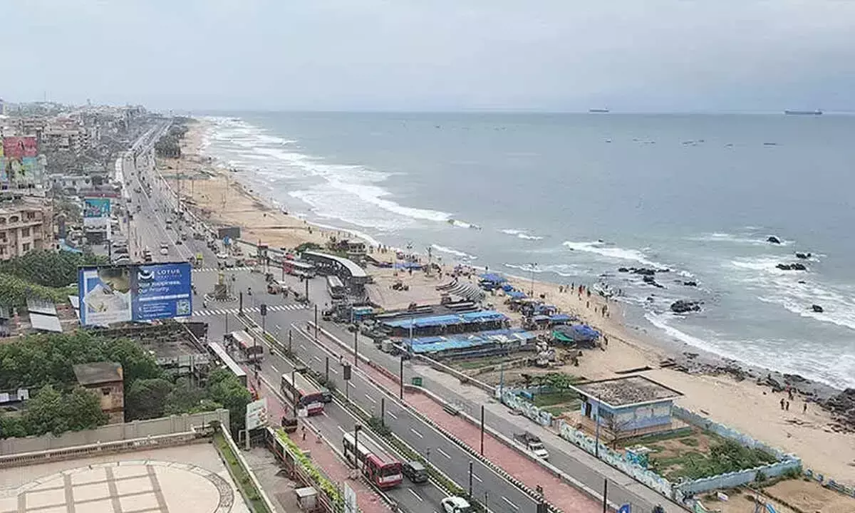 Andhra: अंतर्राष्ट्रीय युवा दिवस के लिए समुद्र तट को वाहन-मुक्त क्षेत्र बनाया गया Andhra: अंतर्राष्ट्रीय युवा दिवस के लिए समुद्र तट को वाहन-मुक्त क्षेत्र बनाया गया