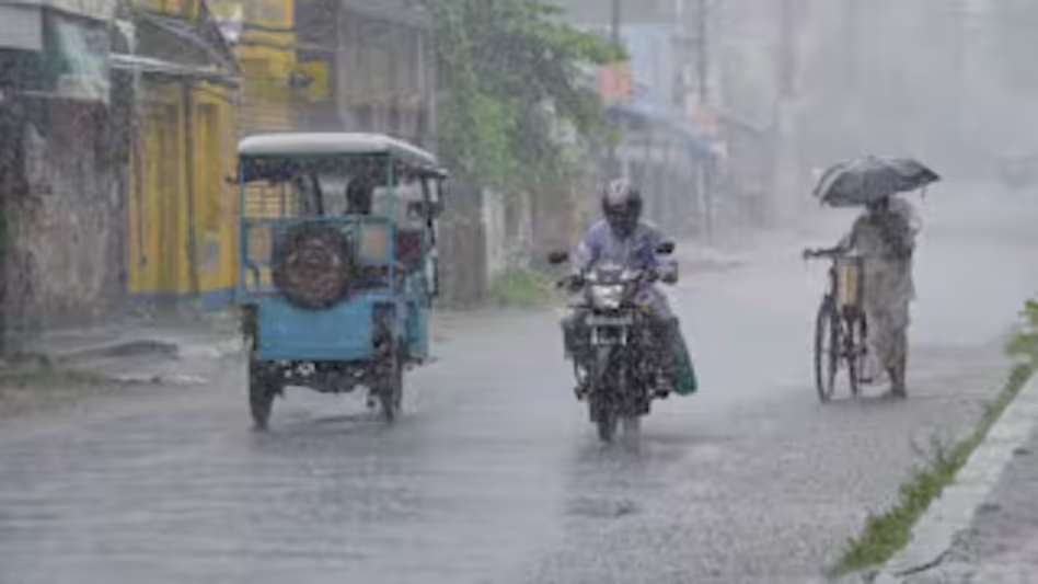 Assam और मेघालय में भारी बारिश के अनुमान के बीच रेड अलर्ट जारी