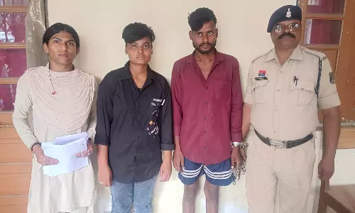 इंस्टाग्राम में नग्न तस्वीरें वायरल कर रहे थे तीन लड़के, गोलबाजार पुलिस ने दबोचा