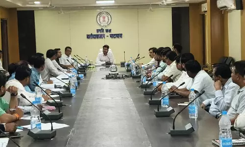 हर- घर जल पहुंचाने के कार्य में तेजी लाकर समय पर पूरा कराएं : कलेक्टर