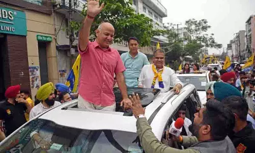 Ludhiana: चुनाव प्रचार के आखिरी दिन सिसोदिया ने रोड शो का नेतृत्व किया