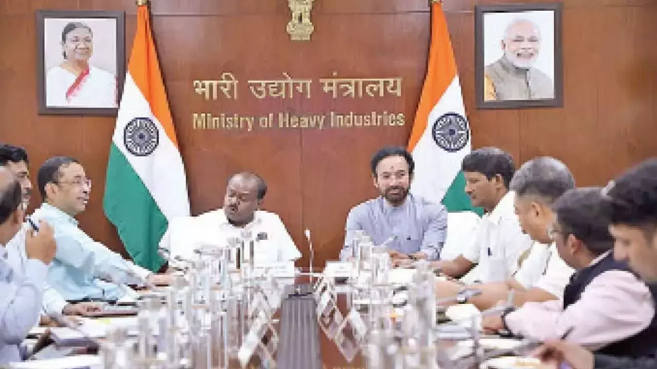 Telangana: केंद्रीय मंत्रियों ने दुर्लभ मृदा आपूर्ति श्रृंखला को बढ़ावा देने पर बैठक में भाग लिया Telangana: केंद्रीय मंत्रियों ने दुर्लभ मृदा आपूर्ति श्रृंखला को बढ़ावा देने पर बैठक में भाग लिया