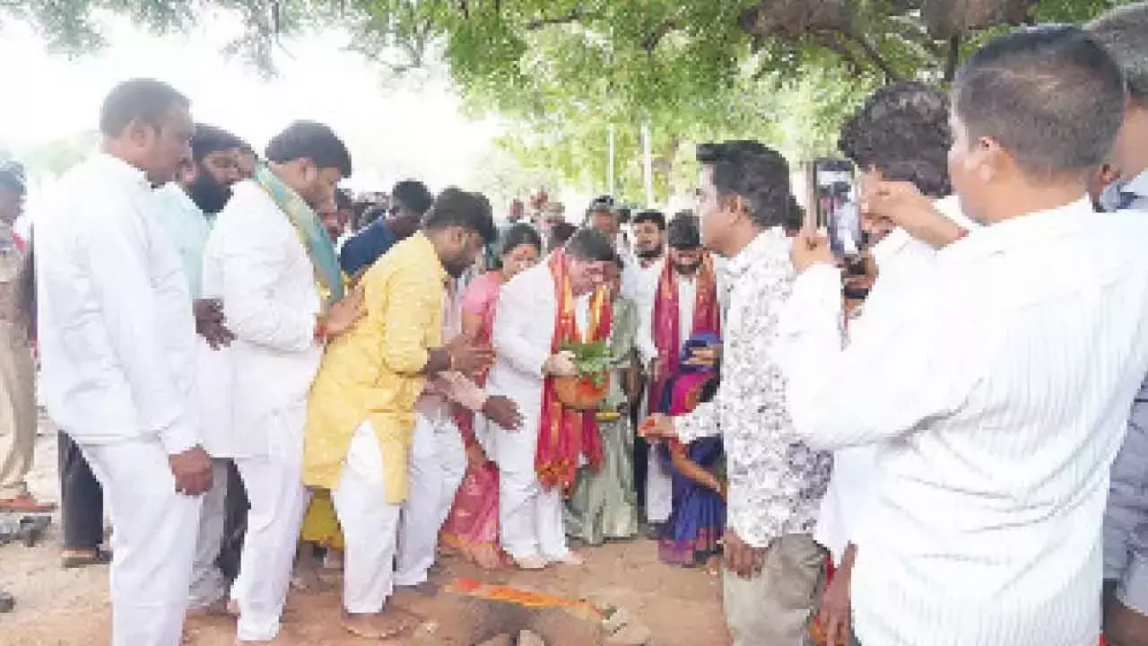 परंपरा को कायम रखें; बोनालू उत्सव को लेकर हैदराबाद में उत्साह: मंत्री