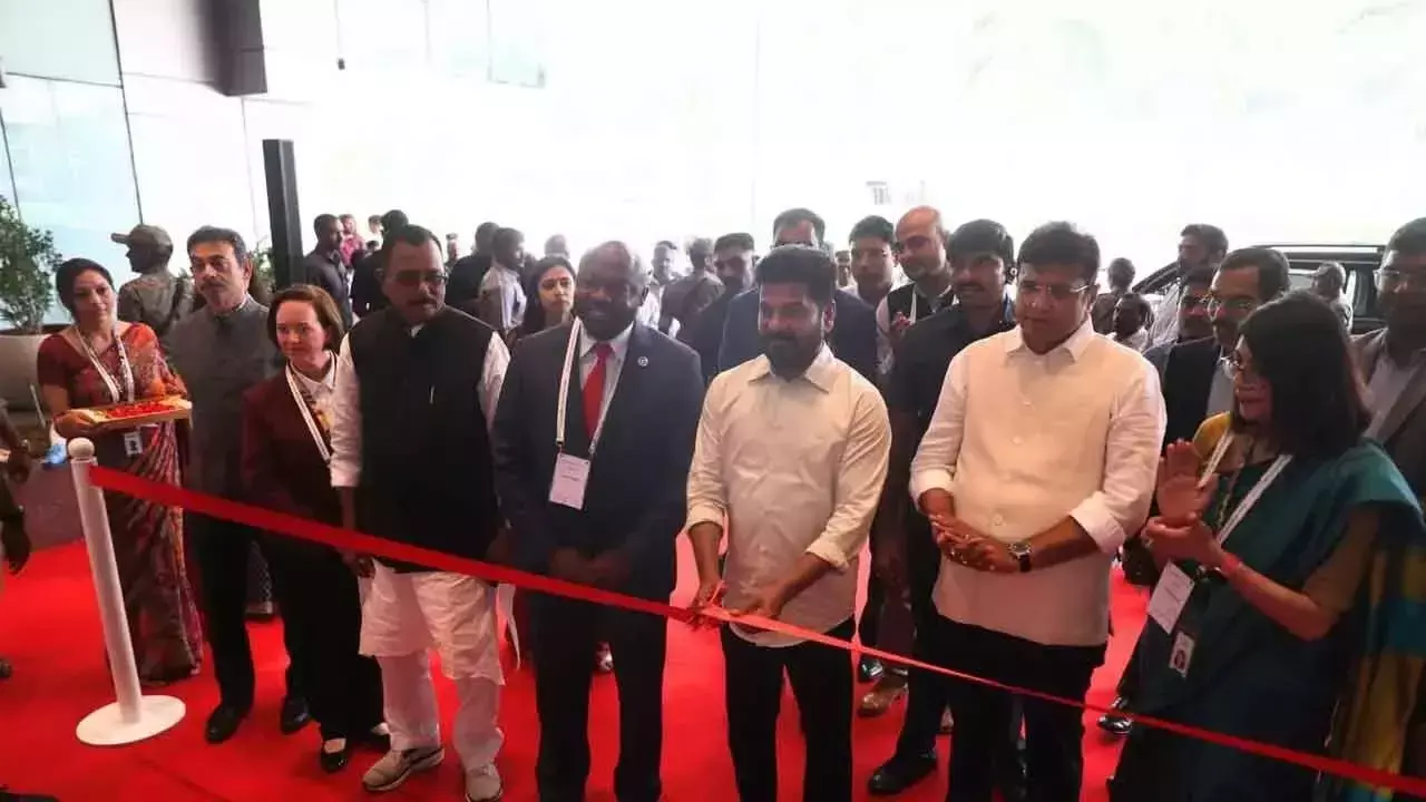 Revanth Reddy ने हैदराबाद में गूगल सुरक्षा इंजीनियरिंग केंद्र का उद्घाटन किया Revanth Reddy ने हैदराबाद में गूगल सुरक्षा इंजीनियरिंग केंद्र का उद्घाटन किया