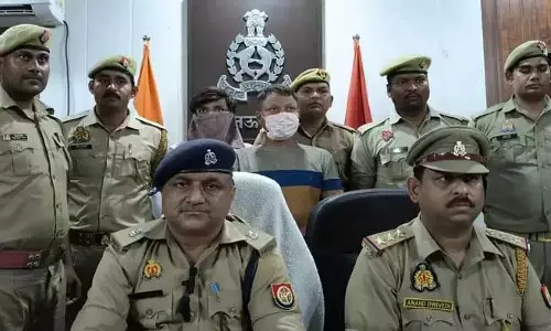 अवैध संबंधों के चलते खौफनाक तरीके से कत्ल, बेटे ने पिता के साथ मिलकर मां के प्रेमी को उतारा मौत के घाट अवैध संबंधों के चलते खौफनाक तरीके से कत्ल, बेटे ने पिता के साथ मिलकर मां के प्रेमी को उतारा मौत के घाट