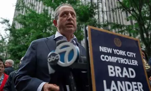 New York के मेयर पद के उम्मीदवार ब्रैड लैंडर को क्यों गिरफ्तार किया गया?