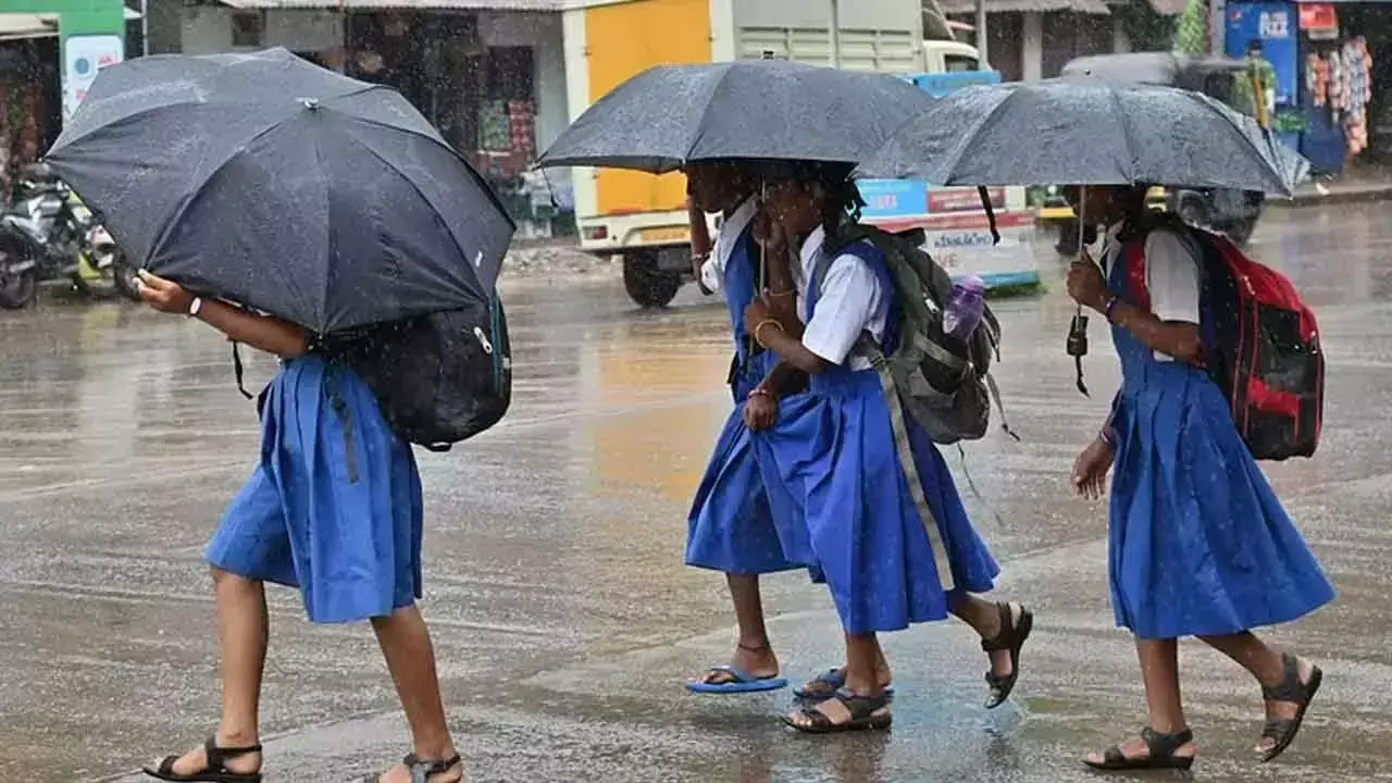 Karnataka: भारी बारिश के कारण शिवमोग्गा के कुछ हिस्सों में स्कूल बंद