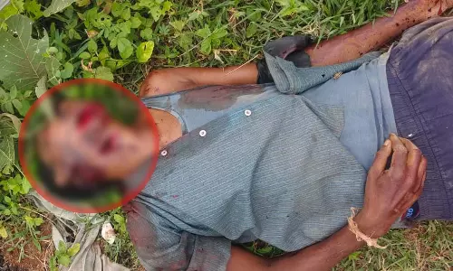 CG BREAKING: दोस्त ने दोस्त को कुल्हाड़ी से काट डाला, फैली सनसनी