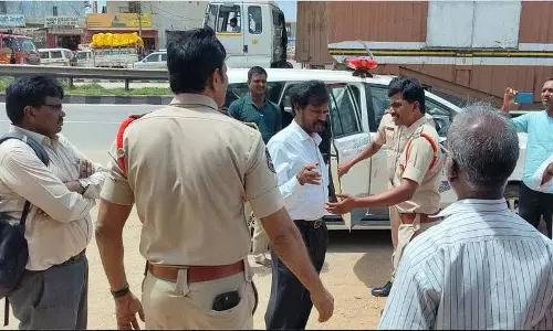 नागरिक अधिकार एसोसिएशन के प्रदेश अध्यक्ष गडवाल में गिरफ्तार नागरिक अधिकार एसोसिएशन के प्रदेश अध्यक्ष गडवाल में गिरफ्तार