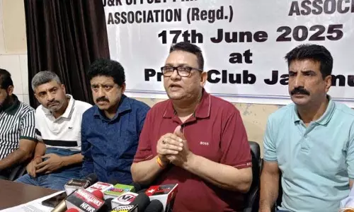 200 से अधिक चालू मुद्रण इकाइयां अस्तित्व के संकट का सामना कर रही हैं: JKPA 200 से अधिक चालू मुद्रण इकाइयां अस्तित्व के संकट का सामना कर रही हैं: JKPA